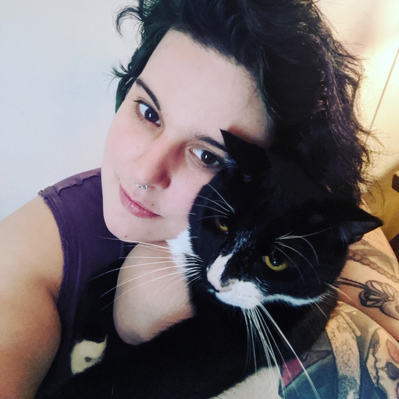 Meet your Posher, Jessica - Picture 2 of 2